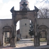 bierutow-zamek-brama