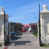 praszka-cmentarz-brama-2