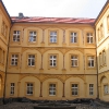 proszkow-zamek-dziedziniec