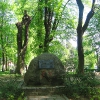 trzebnica-park-pomnik
