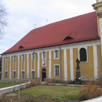 zlotoryja-kosciol-sw-jadwigi-klasztor-franciszkanow.jpg